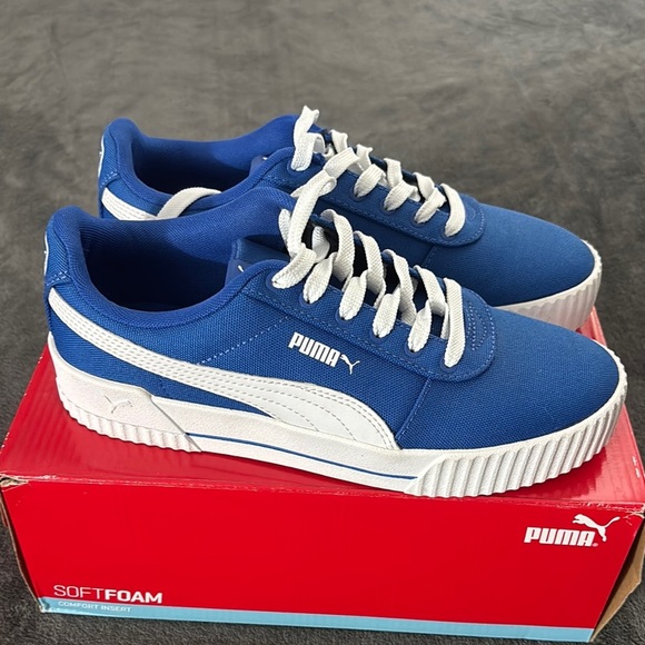 Puma Blue and‎ White Sneakers - Picture 1 of 4